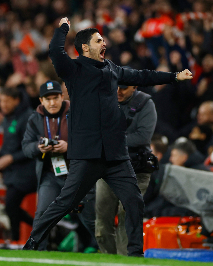 Arteta: 'Mừng chiến thắng không ảnh hưởng tới đua vô địch'